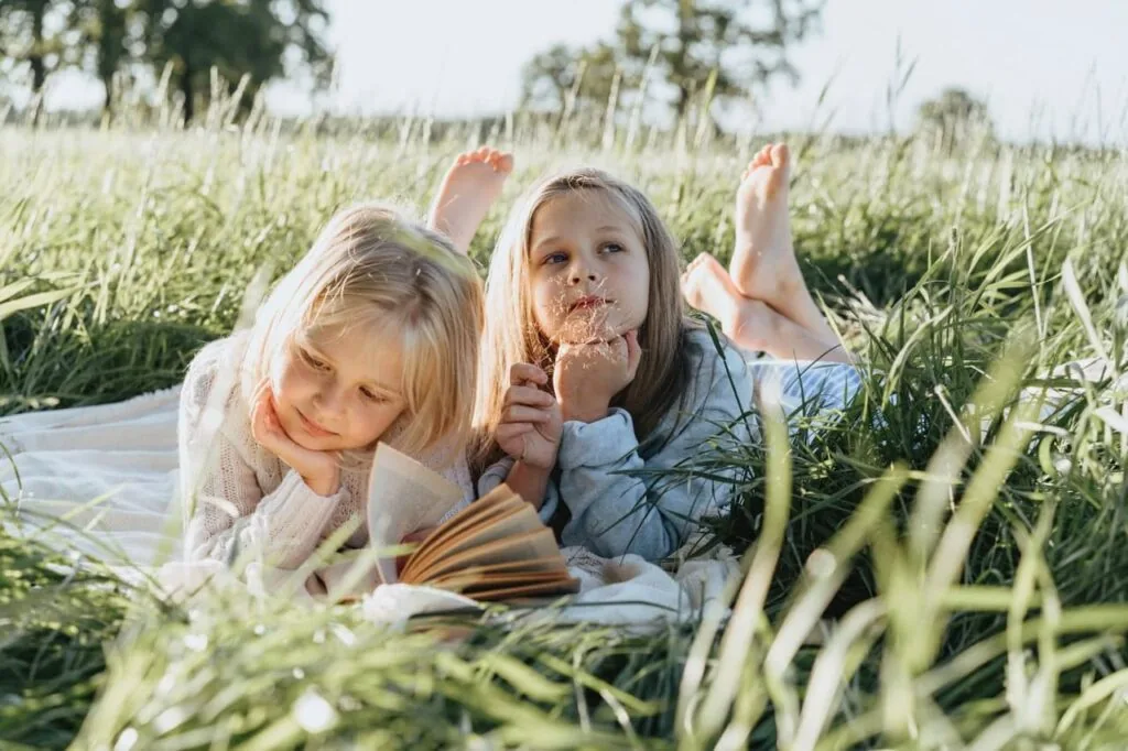 Kinder beschäftigen in den Ferien